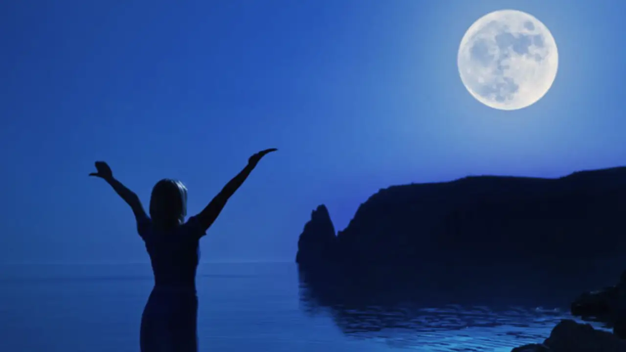 por que a lua atrai as pessoas